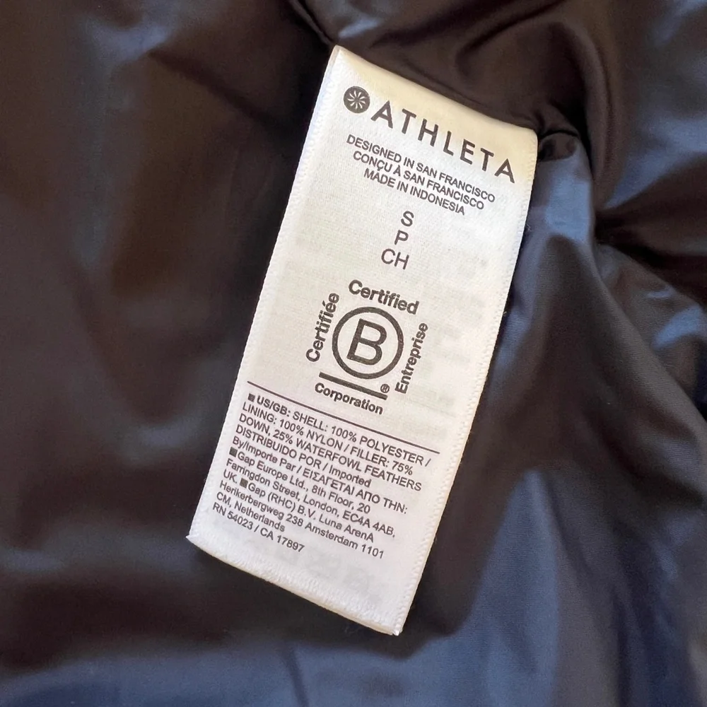 Athleta Black Puffer Vest - Picture 4 of 4